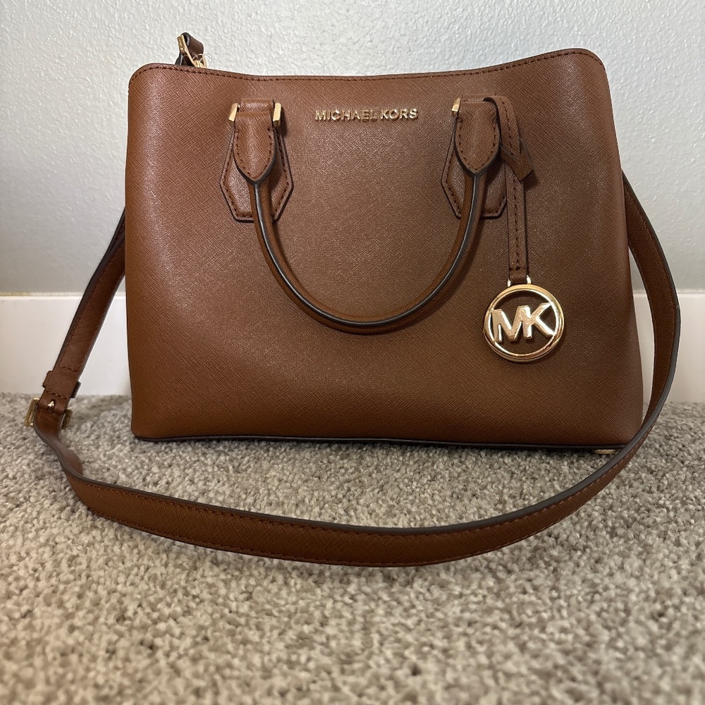 Barely used michael kors hand bag